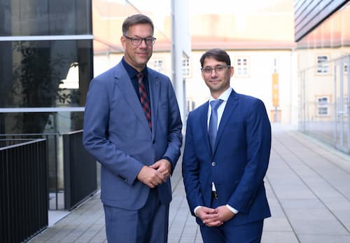 Christian Hochgrebe Staatssekretär für Inneres in der Senatsverwaltung für Inneres und Sport des Landes Berlin und Vorsitzender des Verwaltungsrates der GGL und Ronald Benter Vorstand der GGL